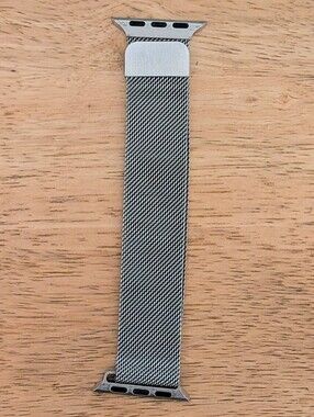 EUC Apple M/L 40mm Milanese Loop Recycled Stainless Steel Magnetic Watch Strap